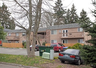 1728 S 305th Pl in Federal Way, WA - Foto de edificio - Building Photo