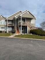 13766 S W Bay Shore Dr in Traverse City, MI - Building Photo