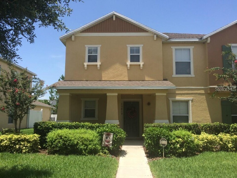 13819 Golden Russet Dr in Winter Garden, FL - Building Photo