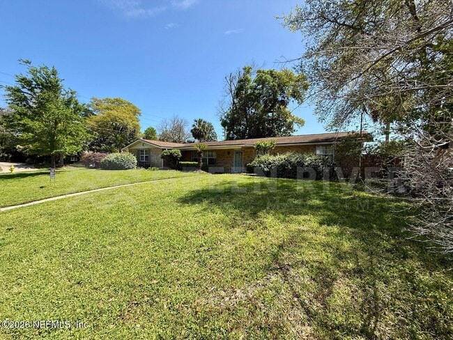 2 Fairway Rd in Jacksonville Beach, FL - Building Photo - Building Photo