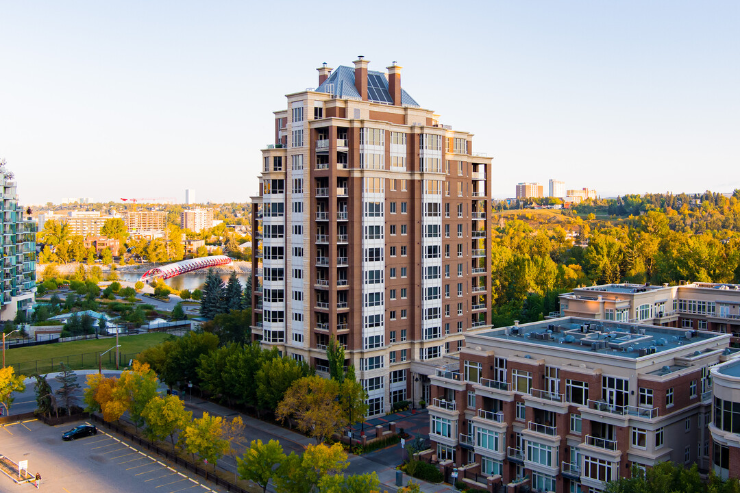 Princeton Hall in Calgary, AB - Building Photo