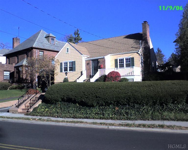263 N Regent St in Port Chester, NY - Building Photo