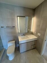 171 NW 27th St, Unit A1 in Miami, FL - Foto de edificio - Building Photo