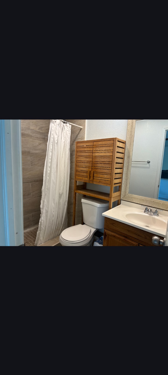 9861 SW 164th St, Unit Private apartment in Miami, FL - Building Photo - Building Photo