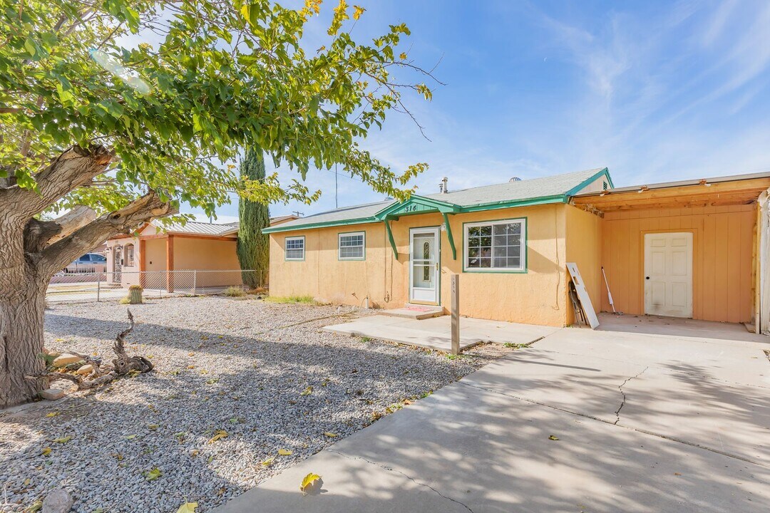314 Arapaho Trail in Alamogordo, NM - Building Photo