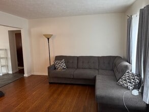 891 S Park Rd in Charleston, WV - Building Photo - Building Photo