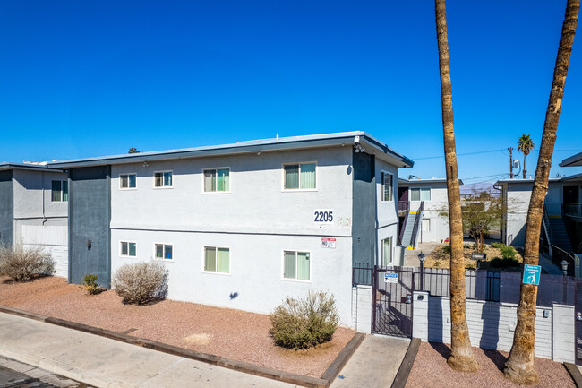 Sunrise Apartments in Las Vegas, NV - Building Photo - Building Photo