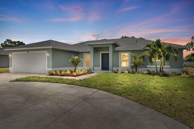 property at 637 NW Bayshore Blvd