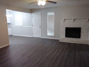 11356 Drummond Dr in Dallas, TX - Foto de edificio - Building Photo