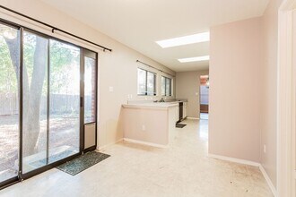 1900 Quivira Rd in Austin, TX - Building Photo - Building Photo