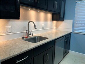 10717 Cleary Blvd, Unit 202 in Plantation, FL - Building Photo - Building Photo