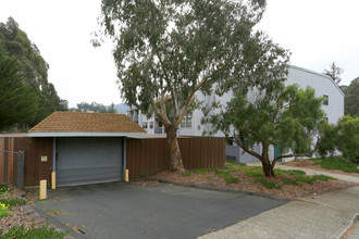 Casa Pacifica Apartments in Pacifica, CA - Building Photo - Building Photo