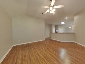 810 Forest Hillside Ln in Houston, TX - Building Photo - Building Photo