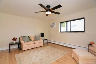 20 Tiffany Rd in Salem, NH - Building Photo - Building Photo