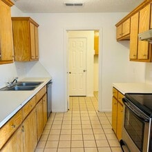 6114 10th St in Lubbock, TX - Foto de edificio - Building Photo