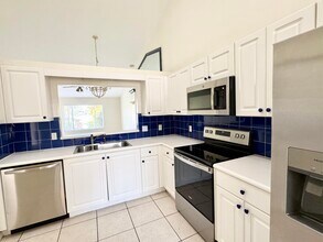 8423 Long Bay in West Palm Beach, FL - Building Photo - Building Photo