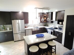 11511 SW 90th Ter in Miami, FL - Building Photo - Building Photo