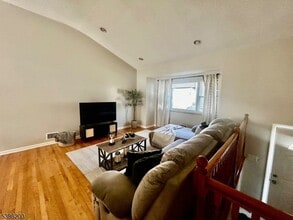 119 Cindy Ct in Middlesex, NJ - Building Photo - Building Photo