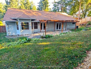 5530 SW Coronado St in Portland, OR - Building Photo - Building Photo