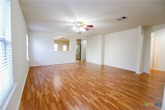 12005 Kilmartin Ln in Austin, TX - Building Photo - Building Photo