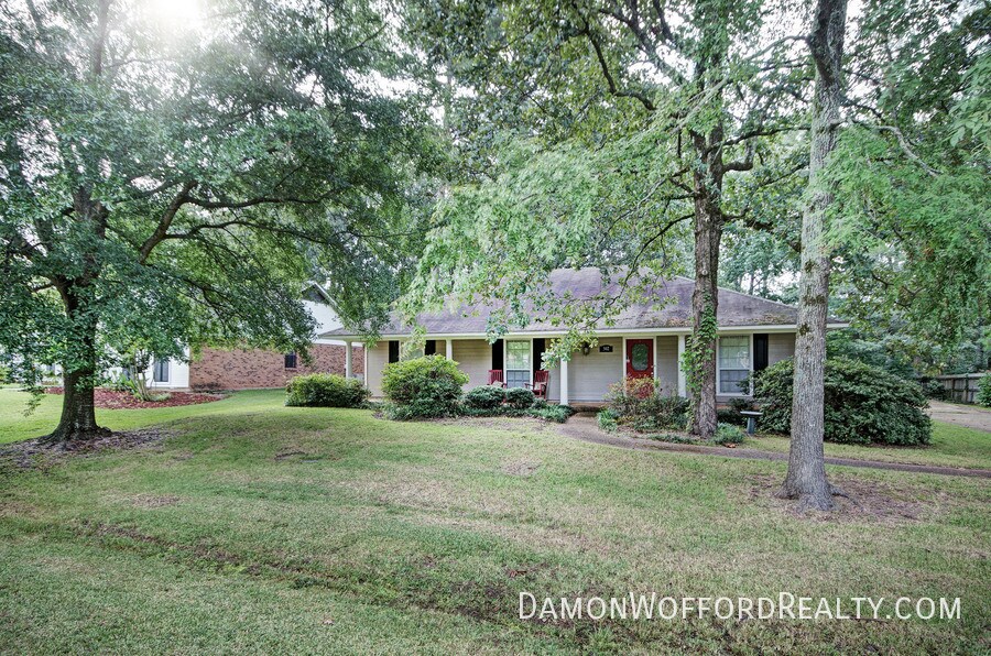 502 Pelahatchie Shore Dr in Brandon, MS - Building Photo