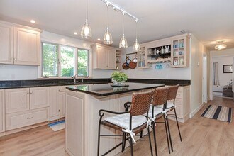 88 Perry Rd in Falmouth, MA - Building Photo - Building Photo