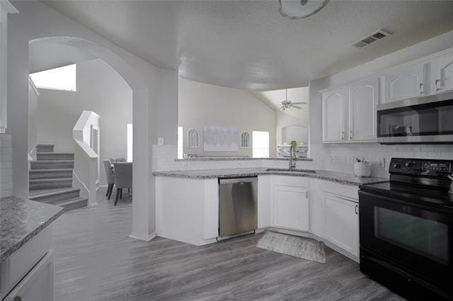 property at 1001 Acacia Dr