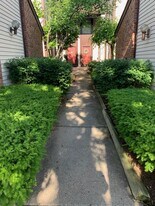 24291 Evergreen Rd, Unit EvergreenWoods in Southfield, MI - Building Photo