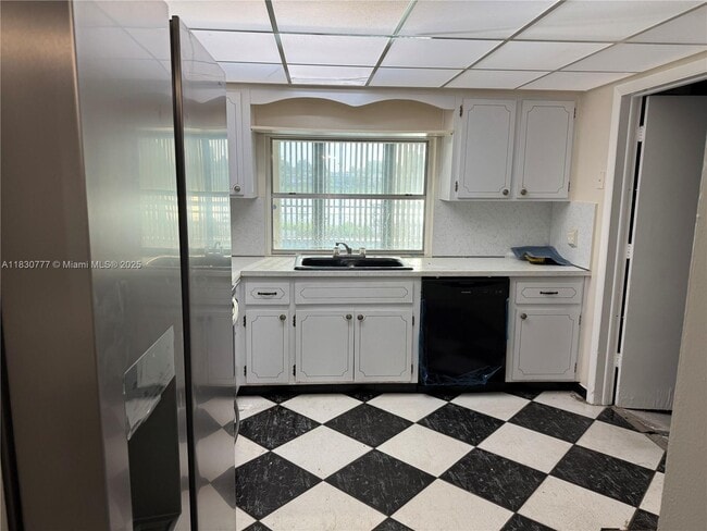 1110 NW 86th Terrace in Pembroke Pines, FL - Building Photo - Building Photo