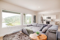 1912 Northern Flicker Ct in Kelowna, BC - Building Photo - Building Photo