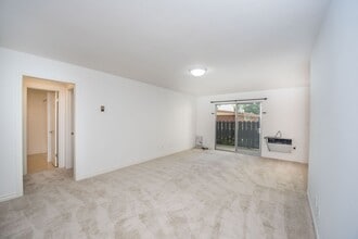 12200 Montecito Rd in Seal Beach, CA - Building Photo - Building Photo