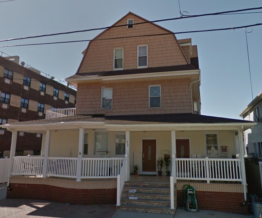 149 Beach 118 St in Rockaway Park, NY - Foto de edificio
