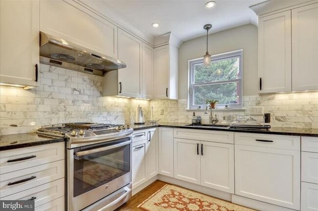 7407 Wildwood Dr in Takoma Park, MD - Building Photo - Building Photo