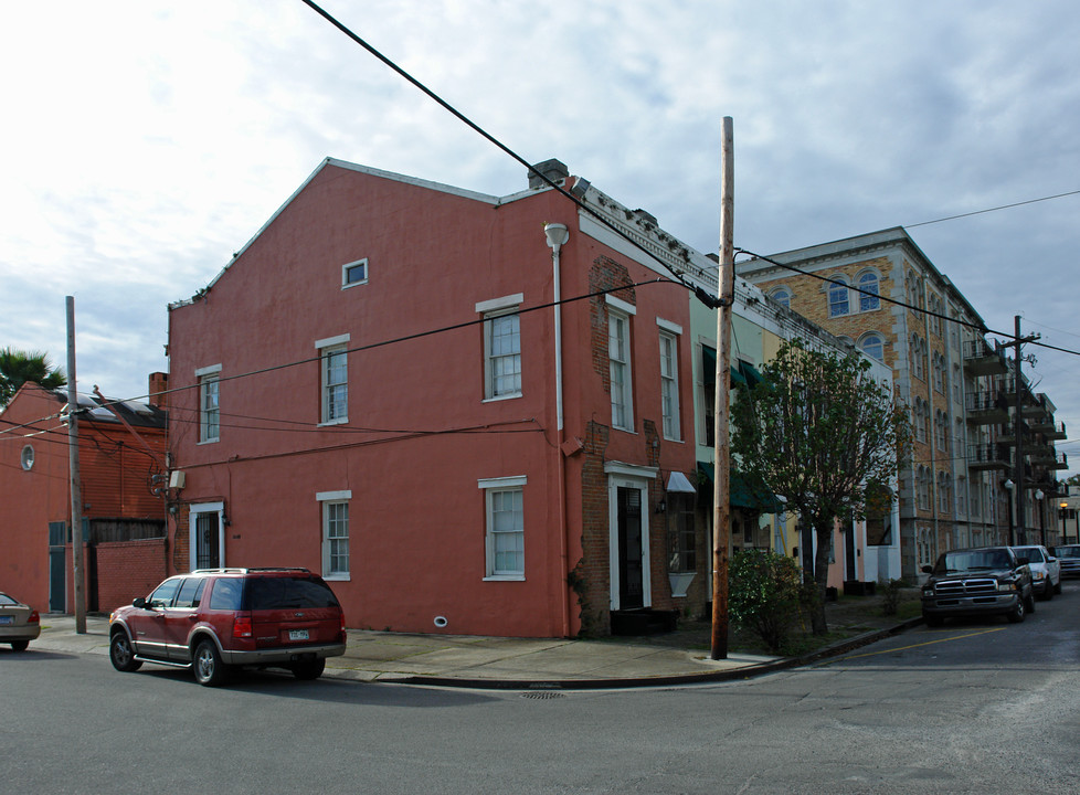 2000-2006 Carondelet St in New Orleans, LA - Building Photo