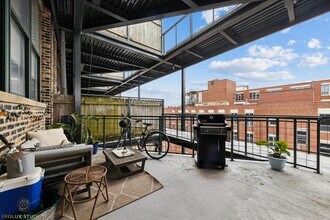 1720 N Marshfield Ave, Unit 402 in Chicago, IL - Building Photo - Building Photo