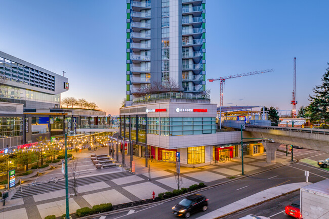 Marine Gateway Tower 1 in Vancouver, BC - Building Photo - Building Photo