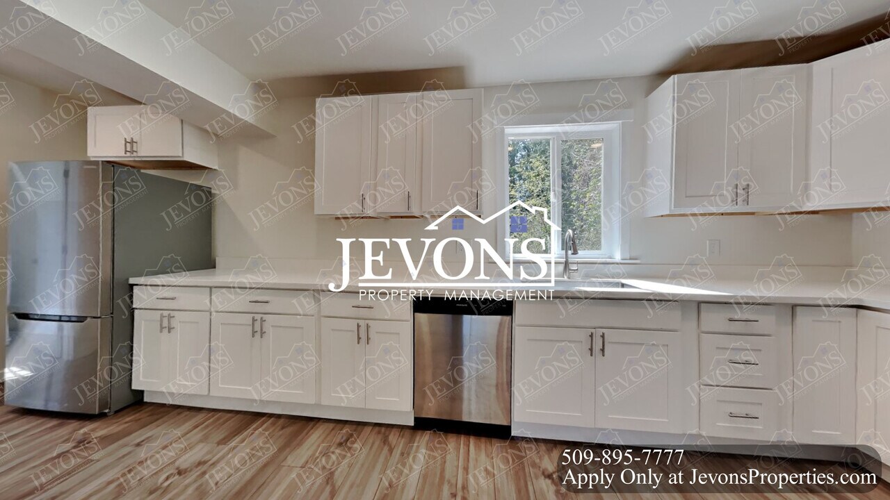 19019 SE 164th St in Renton, WA - Building Photo
