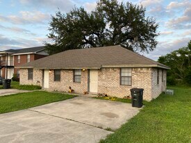 1504 Benttree Dr, Unit B in Killeen, TX - Building Photo