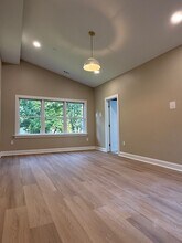 218 Elizabeth Ave, Unit Bedroom in Rockville, MD - Building Photo - Building Photo