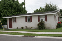 413 12th St W in Palmetto, FL - Foto de edificio - Building Photo