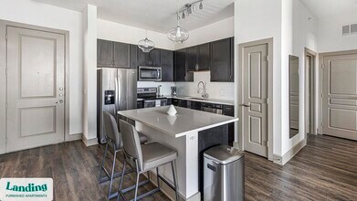 5005 Galleria Dr in Farmers Branch, TX - Building Photo - Building Photo