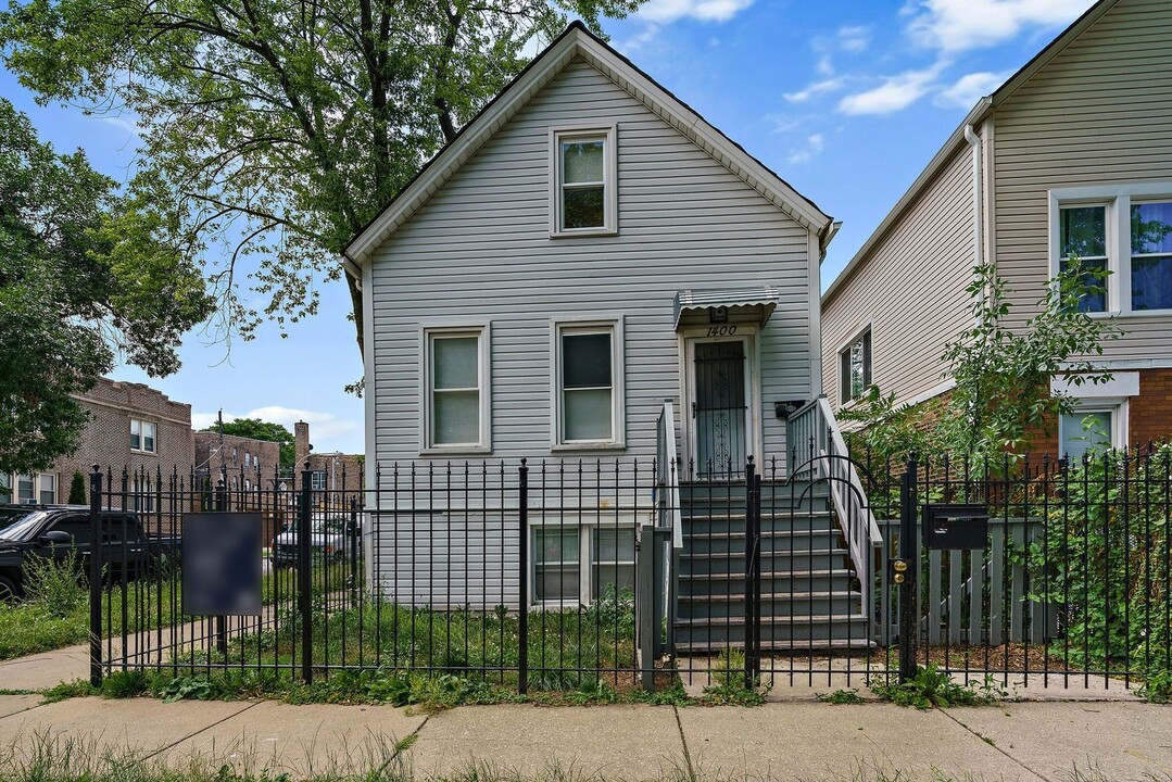 1400 N Lawndale Ave in Chicago, IL - Building Photo