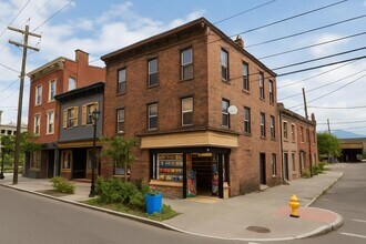 122 Liberty St in Newburgh, NY - Building Photo - Building Photo