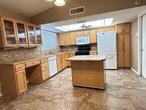 6405 W Eva St in Glendale, AZ - Building Photo - Building Photo