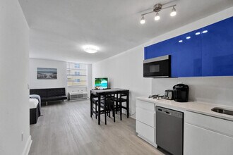 710 Washington Ave in Miami Beach, FL - Building Photo - Building Photo