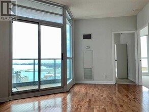 600-3600 Fleet St in Toronto, ON - Building Photo - Building Photo