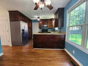 1680 Barrywood Cir E in Clarksville, TN - Building Photo - Building Photo