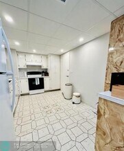 1150 Hillsboro Mile in Hillsboro Beach, FL - Building Photo - Building Photo