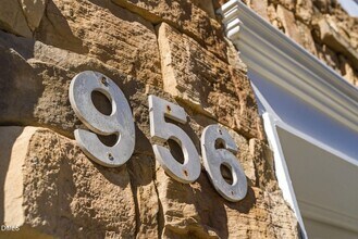 956 Shining Wire Way in Morrisville, NC - Foto de edificio - Building Photo