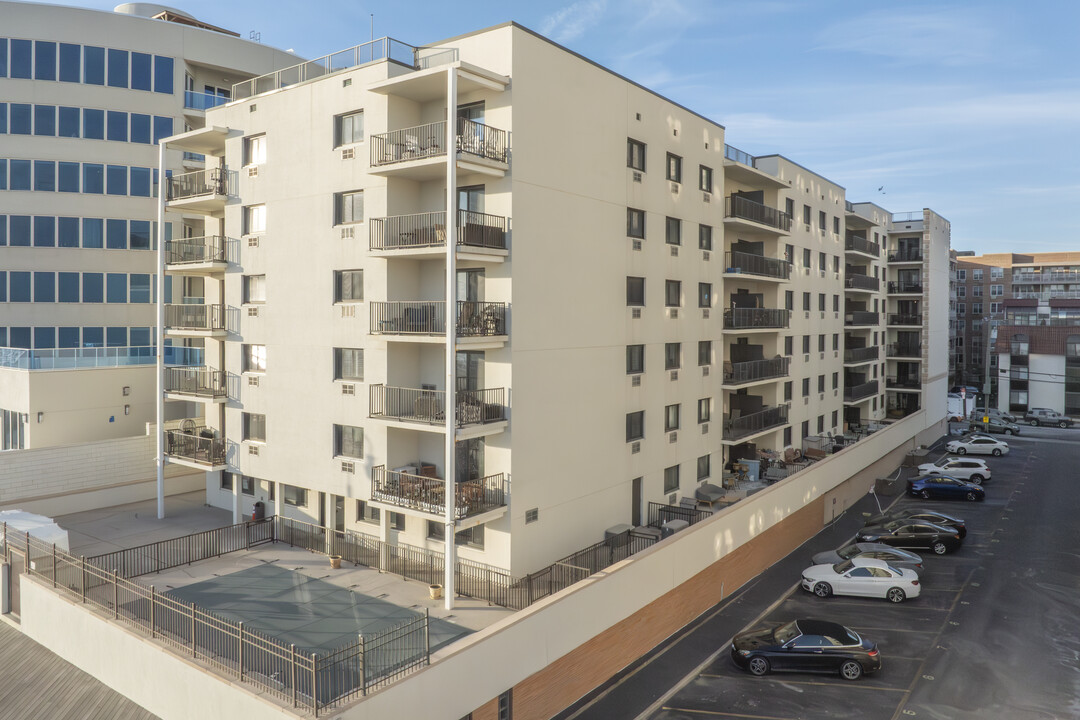 Shoreview Apartments in Long Beach, NY - Building Photo